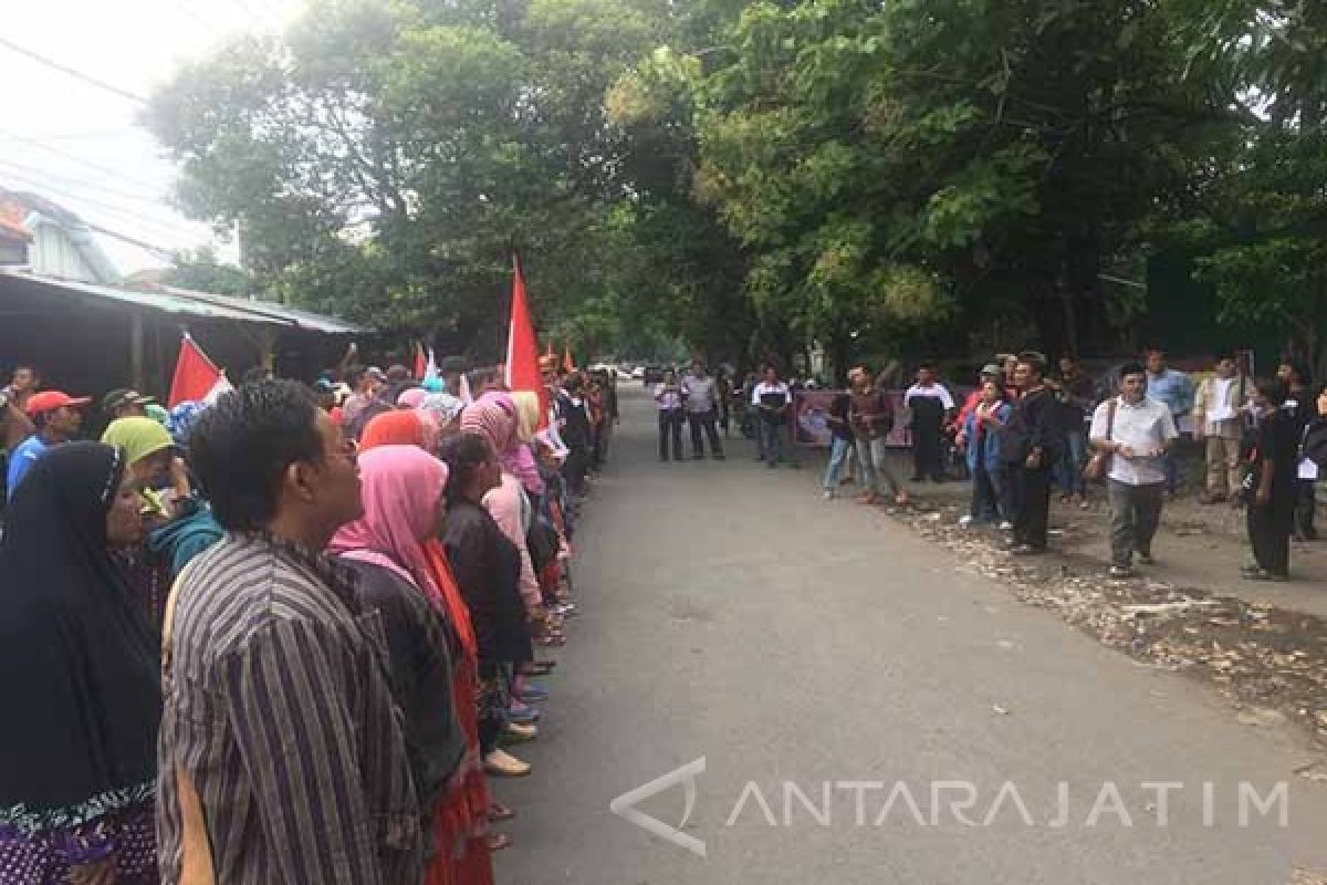 KBRS Gelar Upacara di Depan Rumah Radio Bung Tomo 