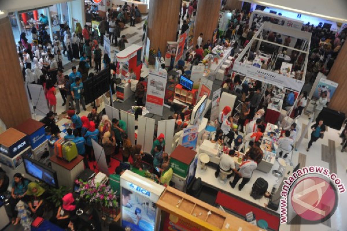 Pameran Otoritas Jasa Keuangan di Palembang