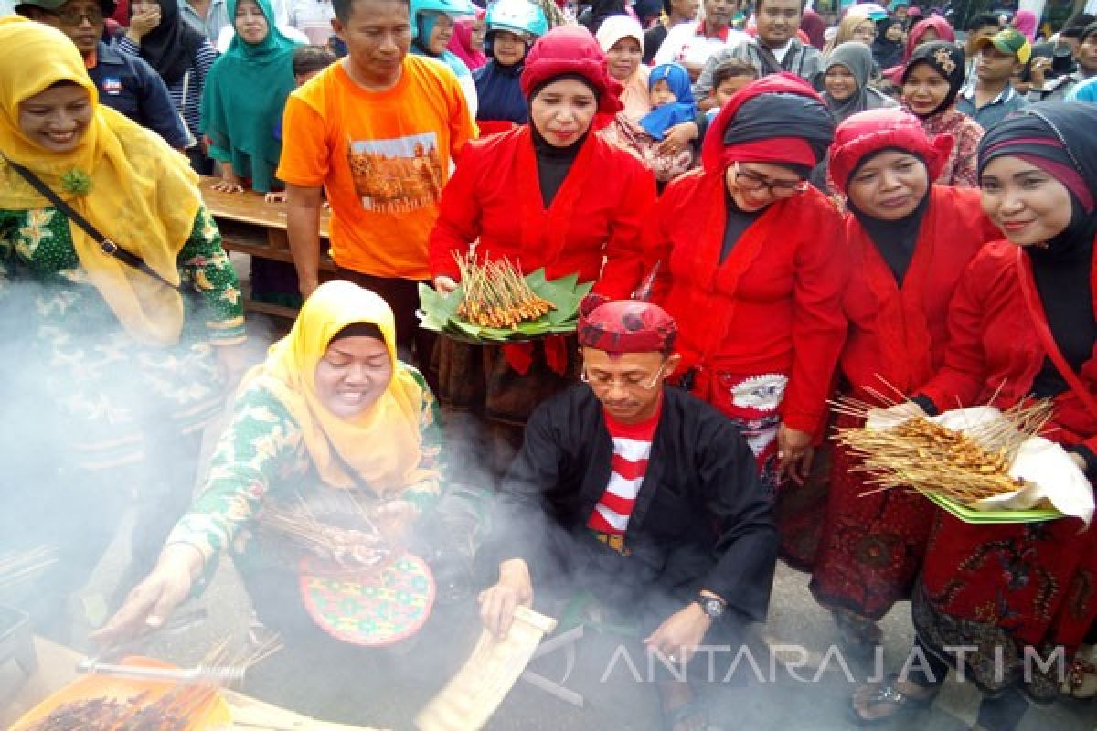 Bakar Satai Lalat Pamekasan Pecahkan Rekor MURI (Video)