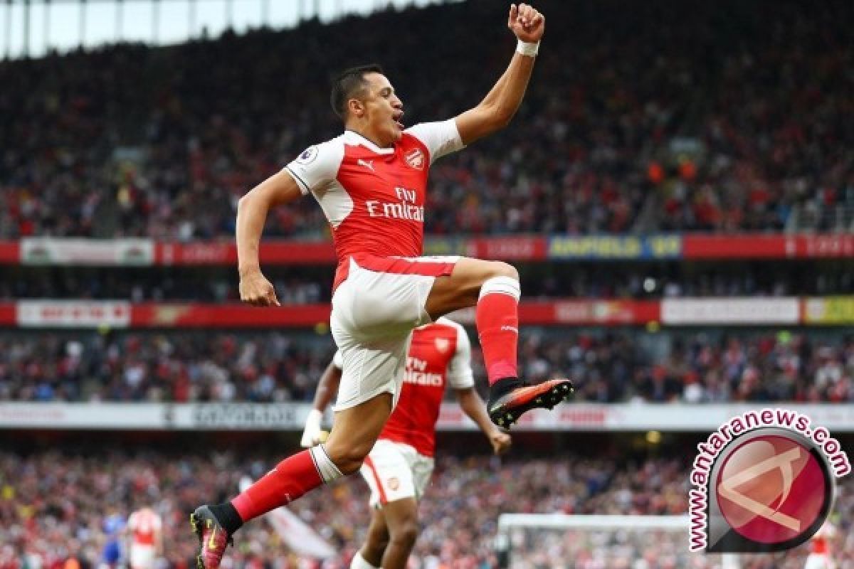 Tekuk Huddersfield 5-0, Arsenal Pertahankan Posisi Empat Besar