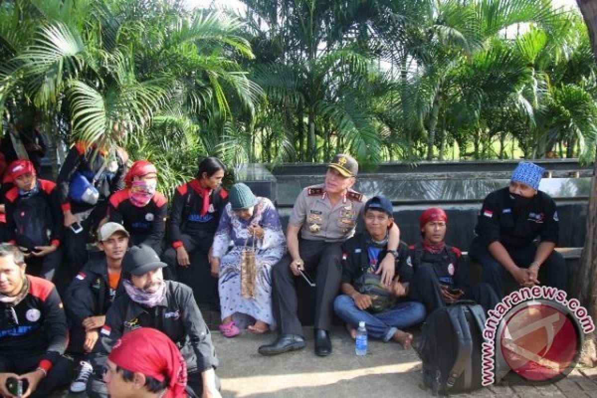 Kapolda Metro Bantah Perintah Tembak Pendemo