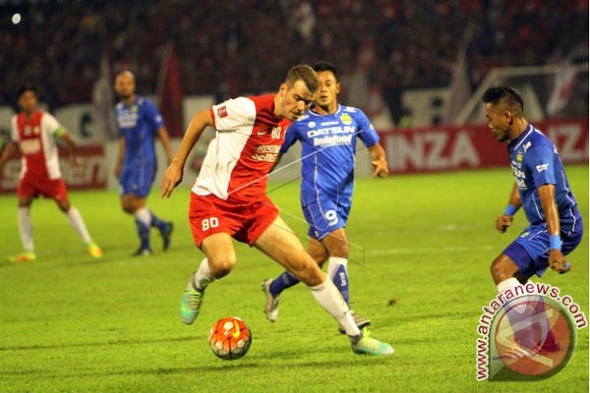 Persib tahan imbang PSM 2-2 di Makassar 