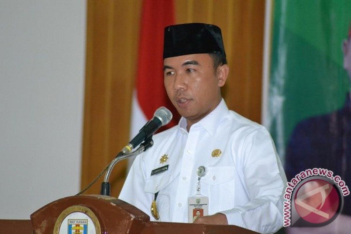 Bupati Waykanan Minta Perusahaan Terima Sarjana Warga Setempat 