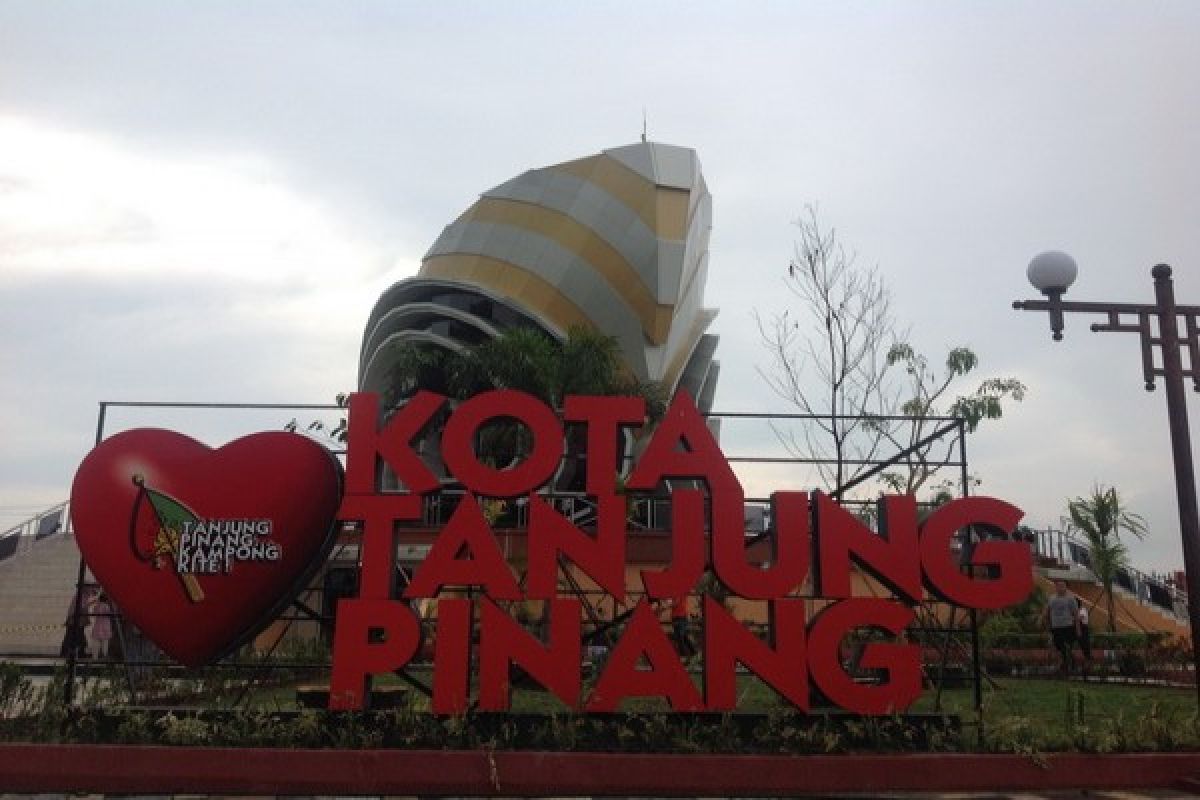 "Gonggong" monument Tanjung Pinang`s new icon