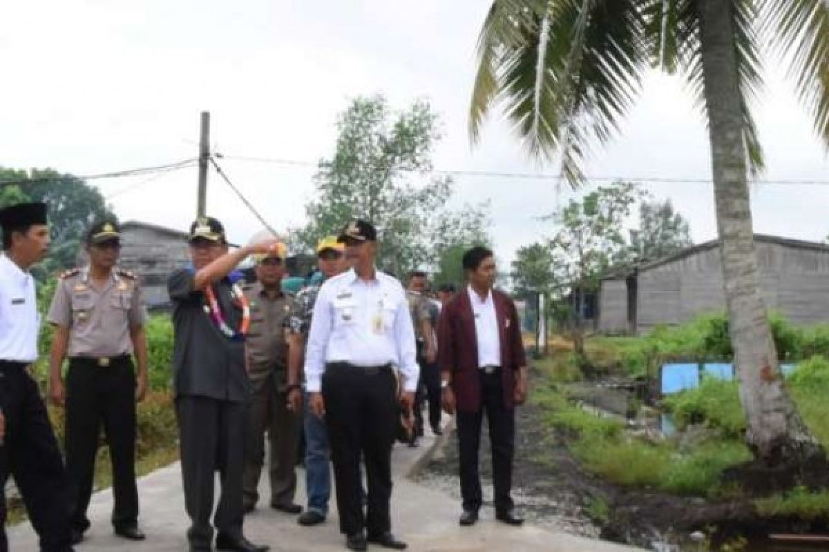 Bupati Tinjau Pembangunan Infrastruktur Di Kecamatan Pelangiran