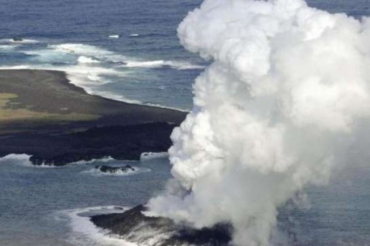 Ilmuan Jepang Lakukan Penelitian Pulau Vulkanik Baru