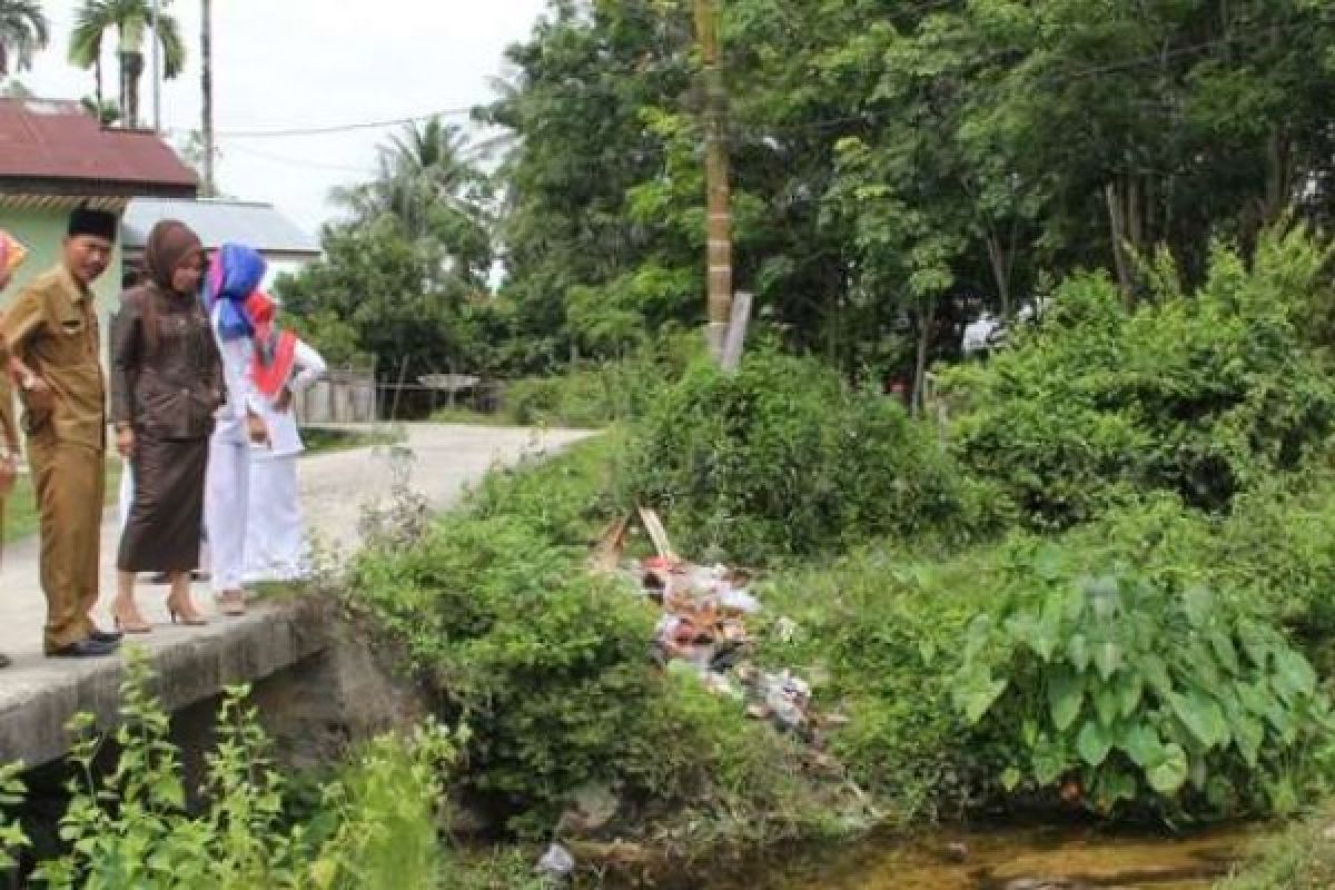 Salo Timur Berbenah Menuju Desa Bebas Buang Air Besar Sembarangan