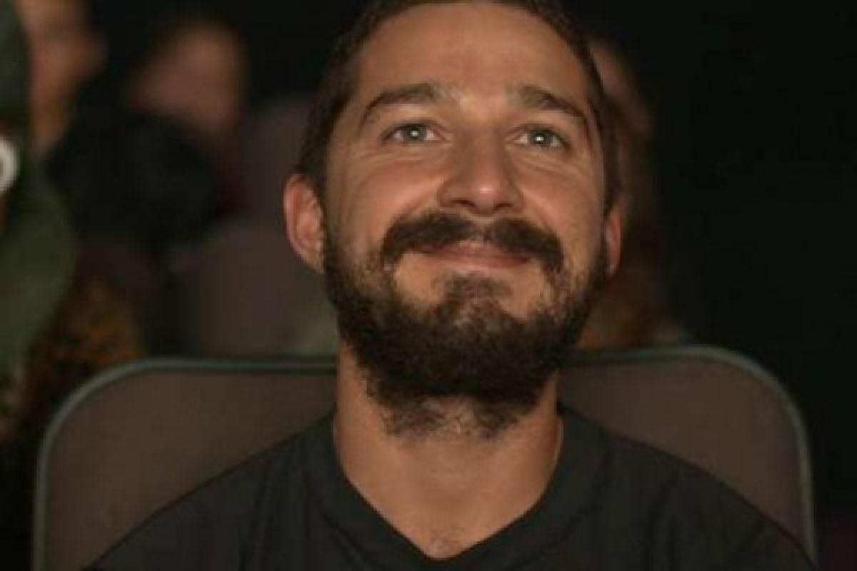 Shia LaBeouf Resmi Mempersunting Mia Goth 