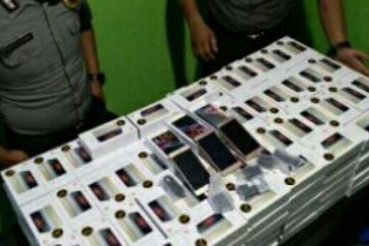 Ratusan Unit Handphone Illegal Di Inhil Disita Polisi