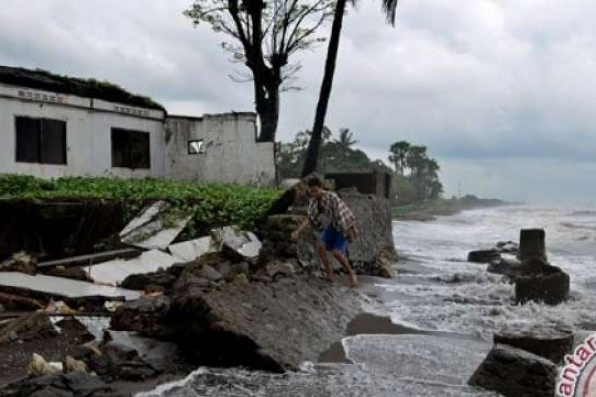 Cegah Abrasi, Pemkab Inhil Bangun Tanggul Mekanik Sepanjang 6.000 KM