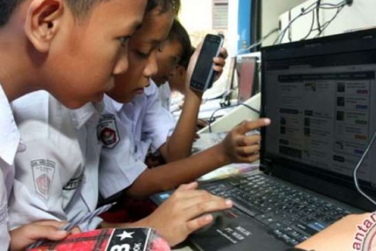 Waspadai Penggunaan Internet Oleh Anak-Anak