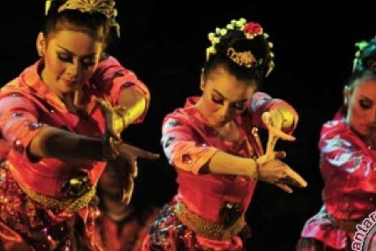 Pengunjung Festival La Nao 2016 Terpukau Tiga Tari Tradisional Indonesia