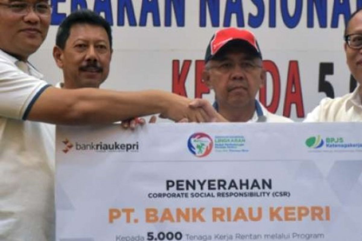 Ribuan Tenaga Kerja Rentan Riau-Kepri Terima Jaminan Perlindungan Kerja