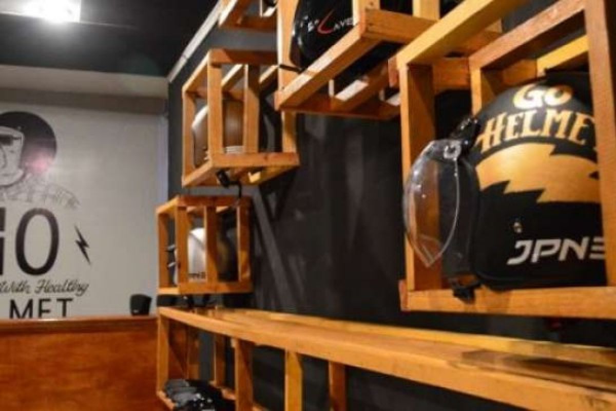 Mahasiswa Umri Kembangkan Usaha Laundry Helm
