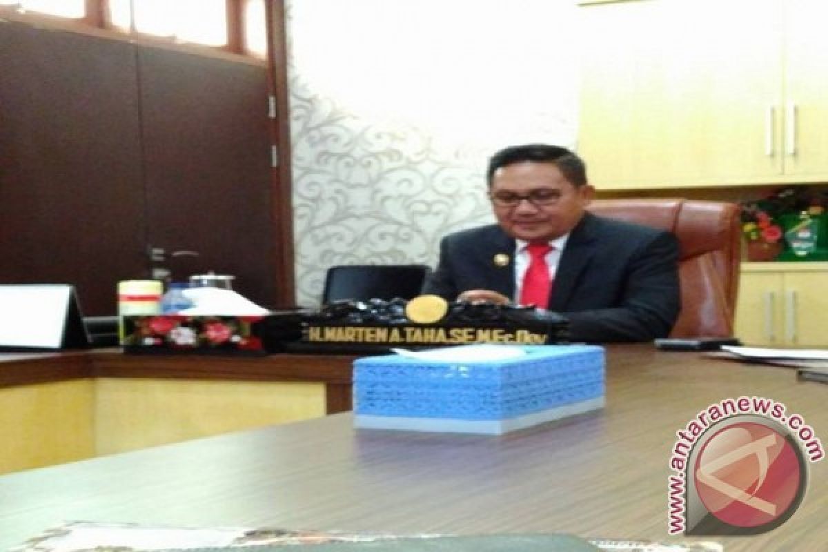 Wali Kota Gorontalo Lantik 93 Pejabat Baru