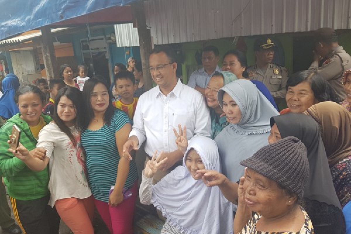 Anies Baswedan kritik warga yang usir cagub