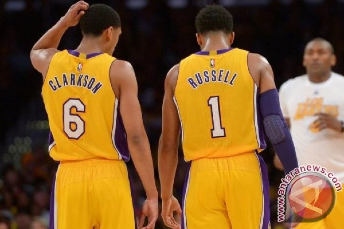 Lakers torehkan kekalahan perdana Hawks 123-116 