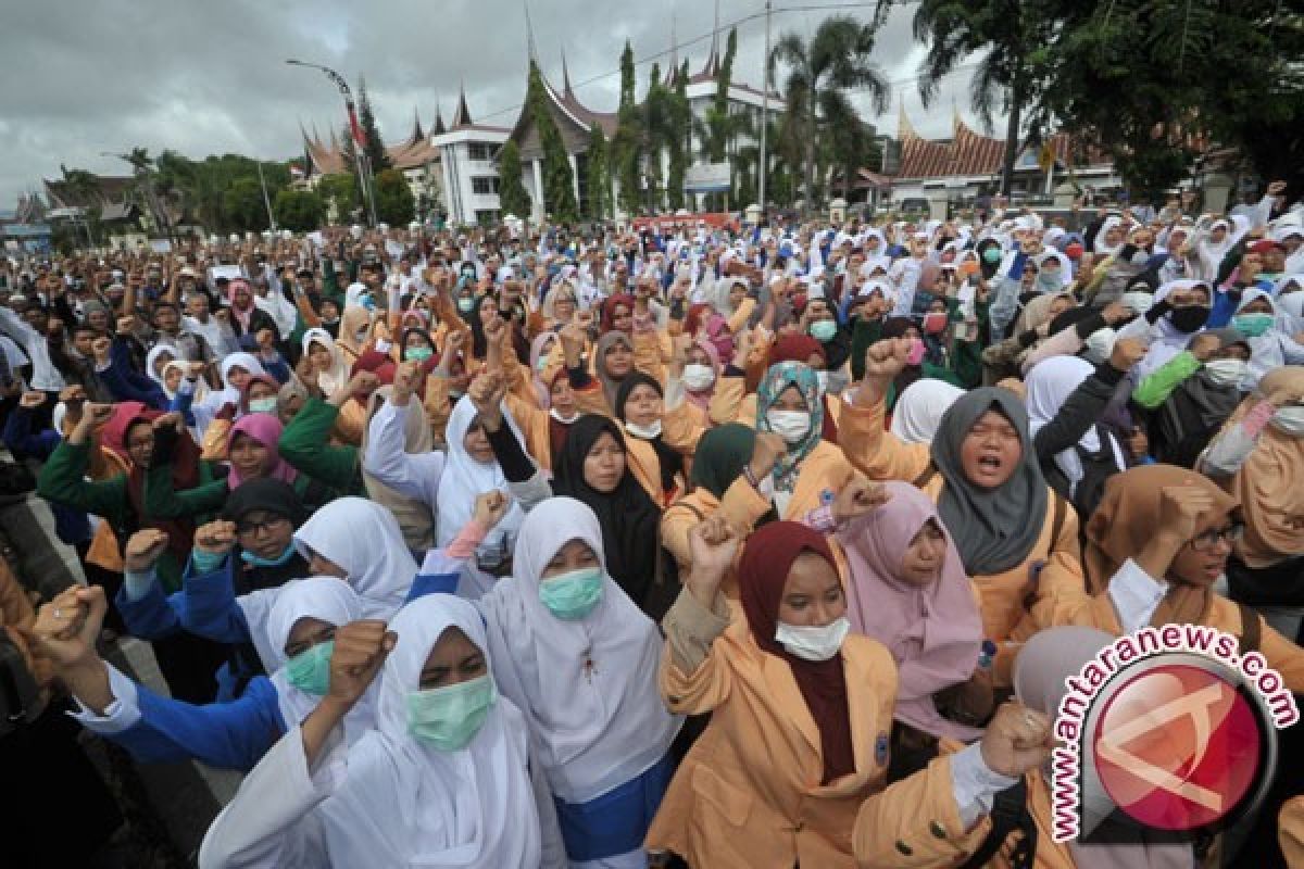 HMI unjuk rasa ke DPRK Aceh Utara