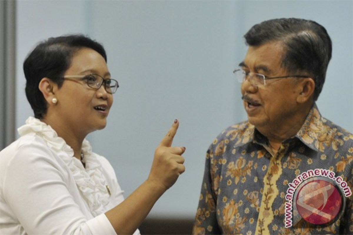 Foreign Minister briefs VP Kalla about preparations for APEC Summit