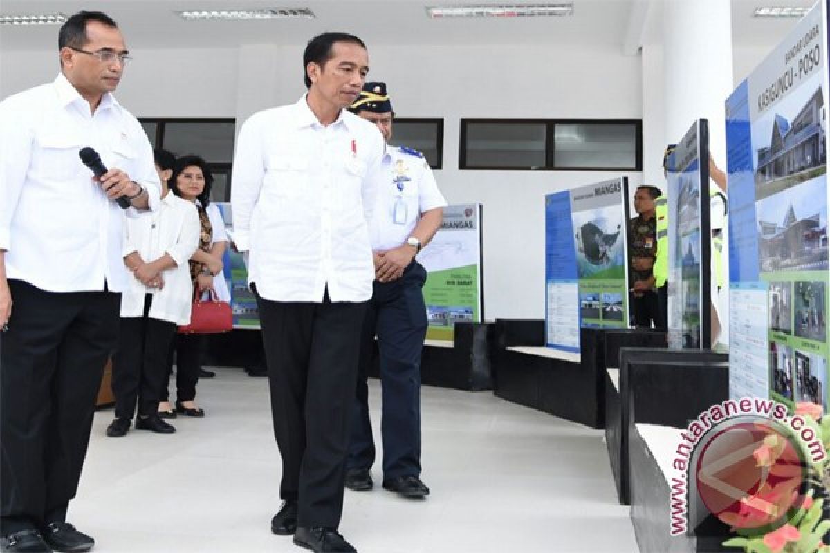 President Jokowi reviews work at Soekarno-Hatta Airport railway project