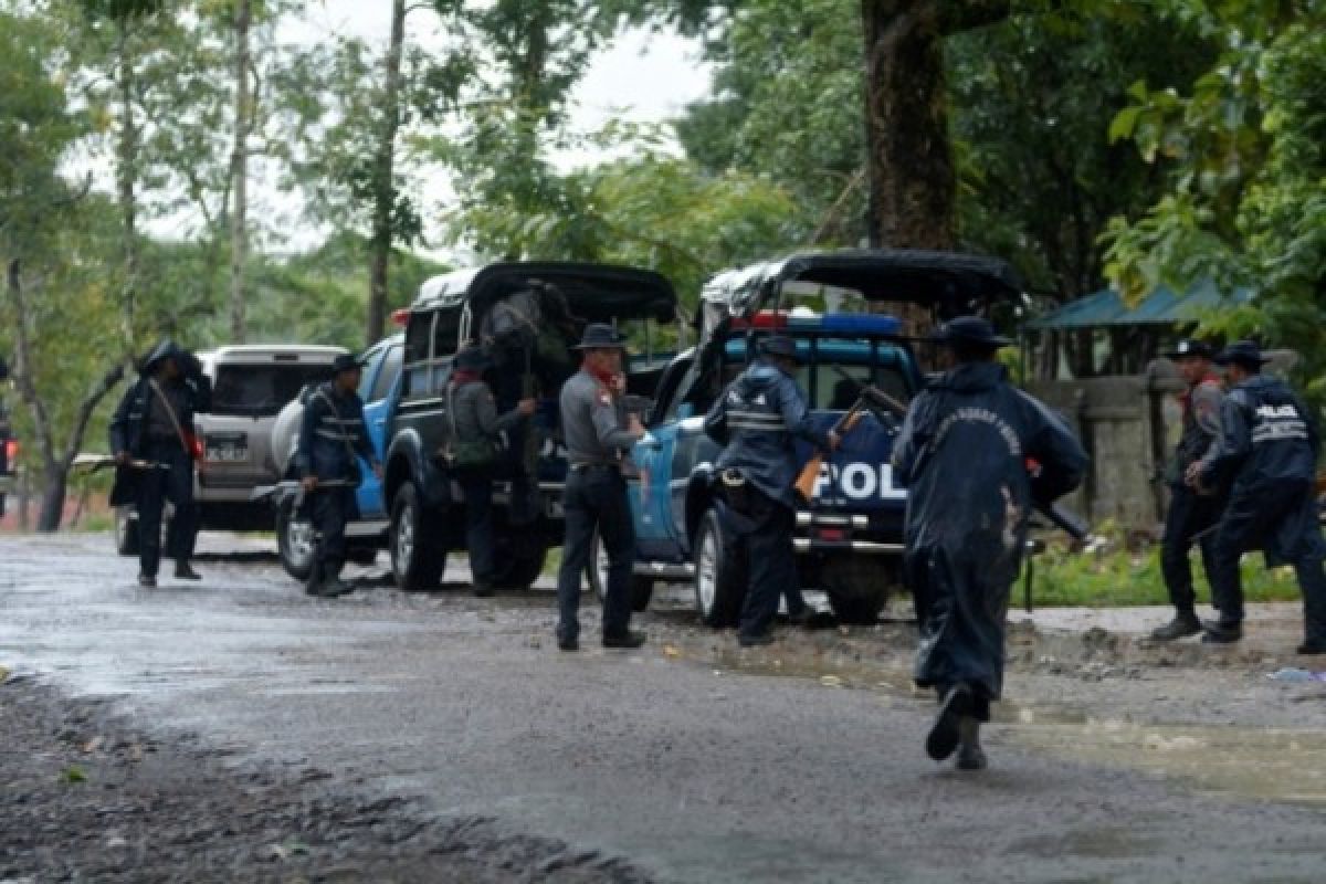 Myanmar policeman killed by attackers in Rakhine State