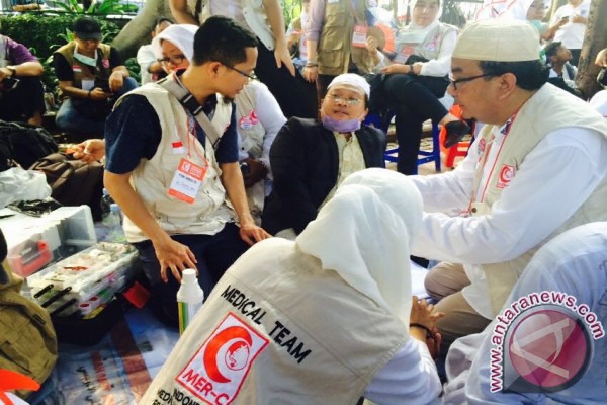 Dokter bedah pun disiapkan tolong pengunjuk rasa