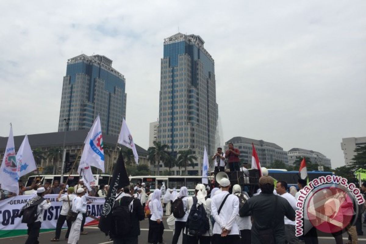 Sejumlah titik jadi tempat Shalat Jumat demonstran