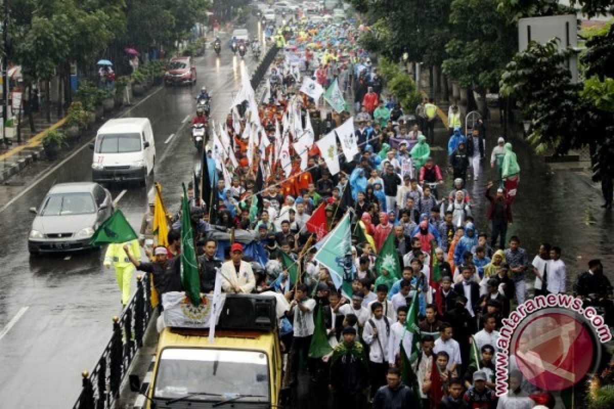 Forum Rektor: Demonstran Jangan Bawa Bendera Kampus