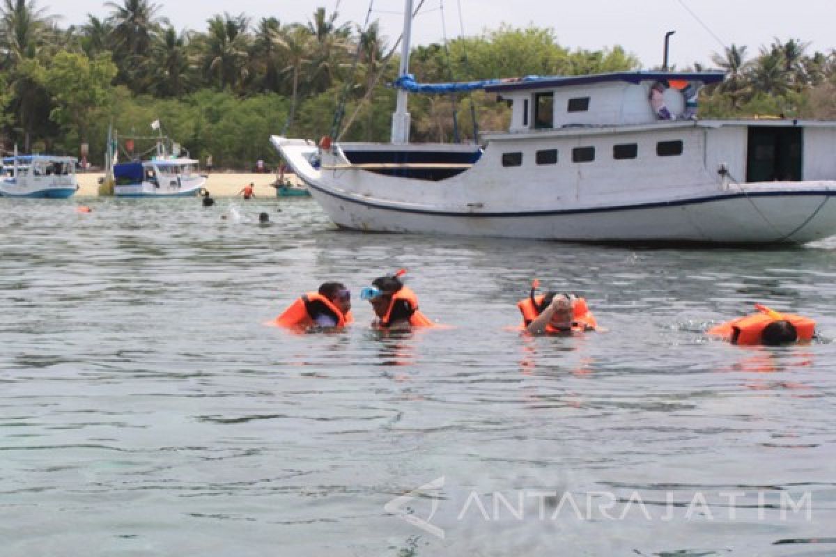 Legislator Cek Proyek Dermaga di Pulau Gililabak