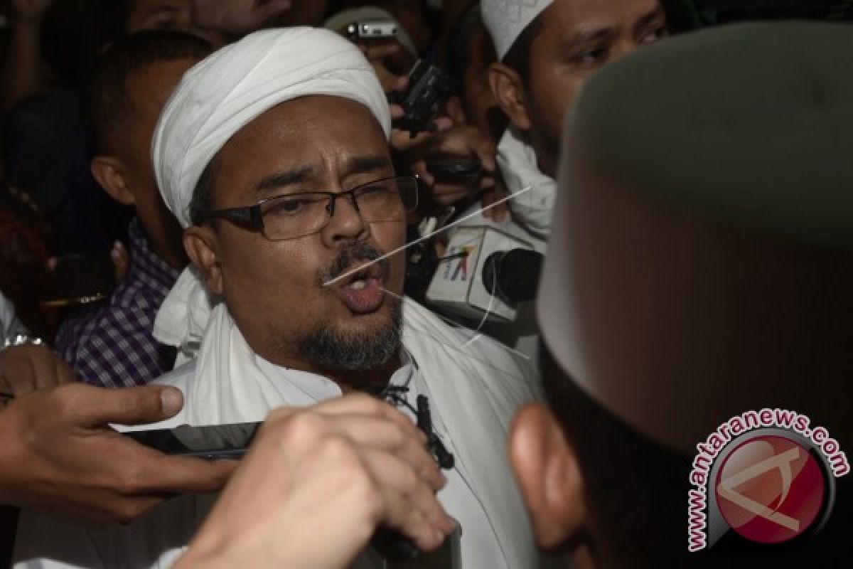 Rizieq Diperiksa Karena Pemasangan Bendera Mengarah Gerakan Ekstremis