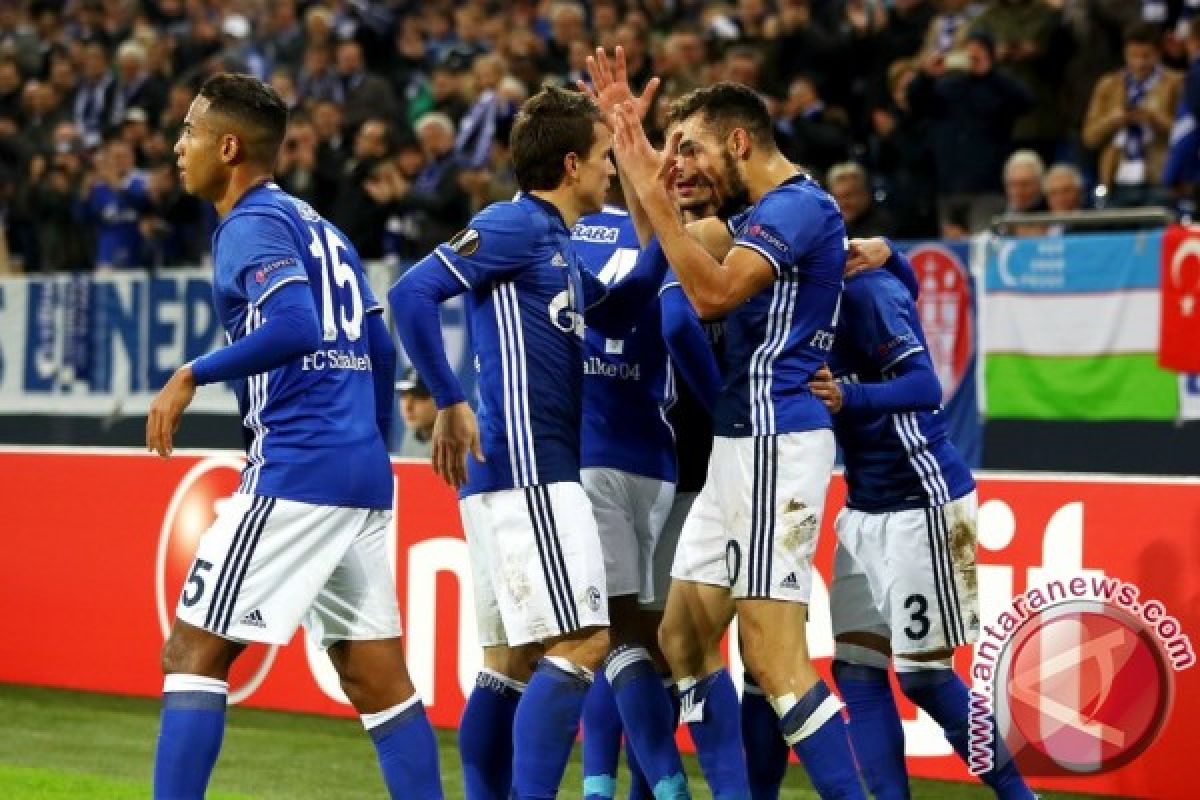 Schalke bertahan di posisi dua setelah taklukkan Dortmund