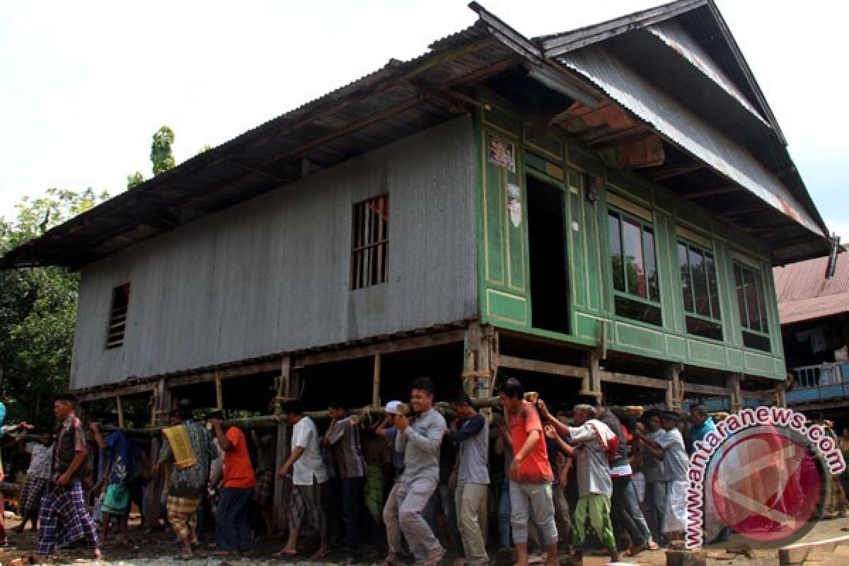 UI pamerkan arsitektur tradisional rumah panggung