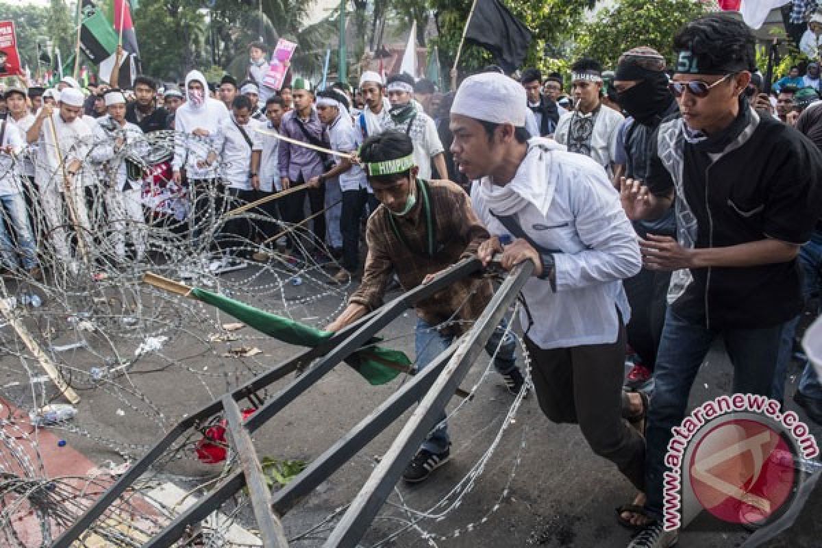 Pengacara minta polisi tidak tahan anggota HMI