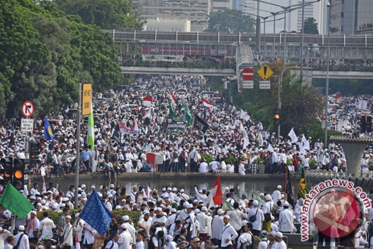 Menteri pertahanan puji demonstrasi damai 4 November