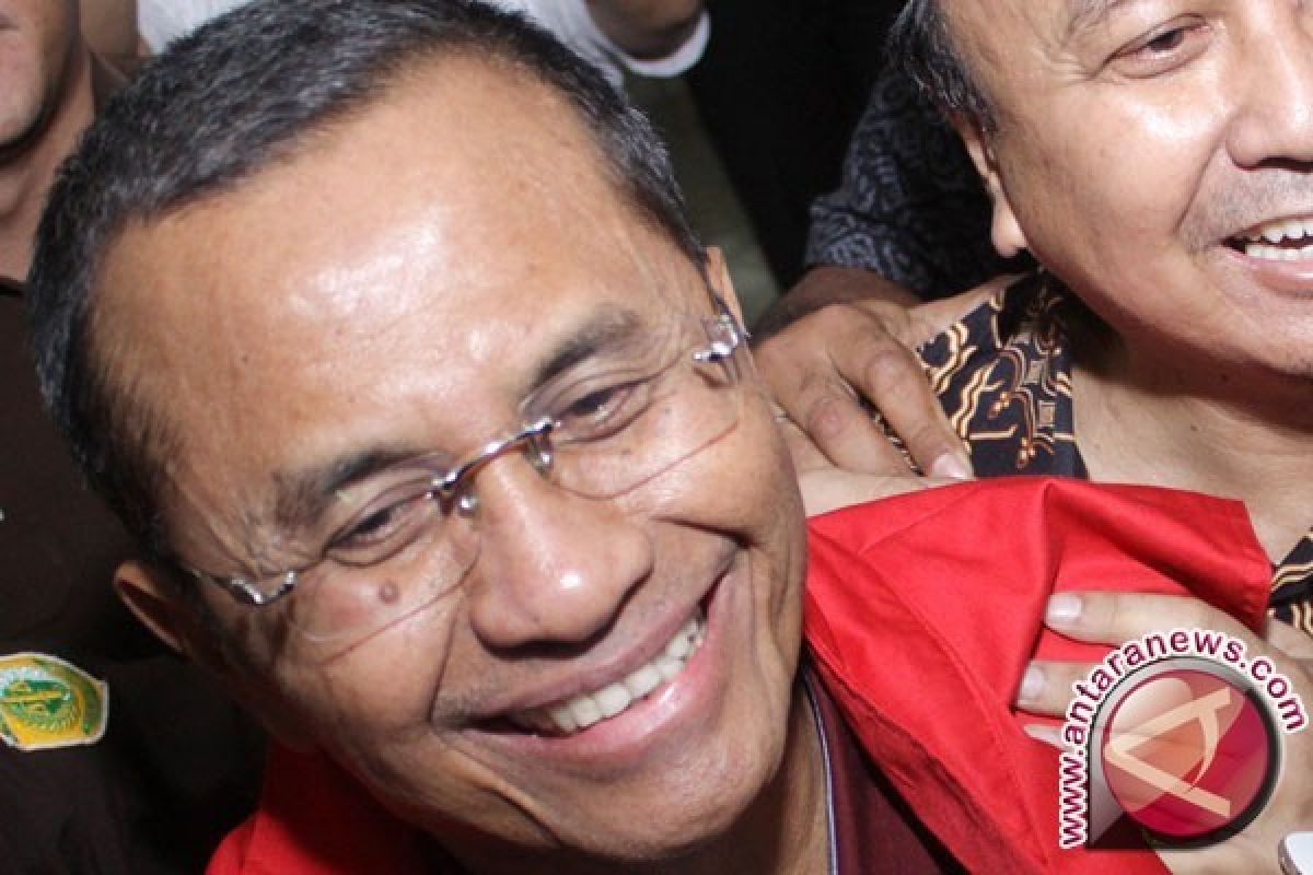 Pengadilan Tinggi Surabaya Bebaskan Dahlan Iskan