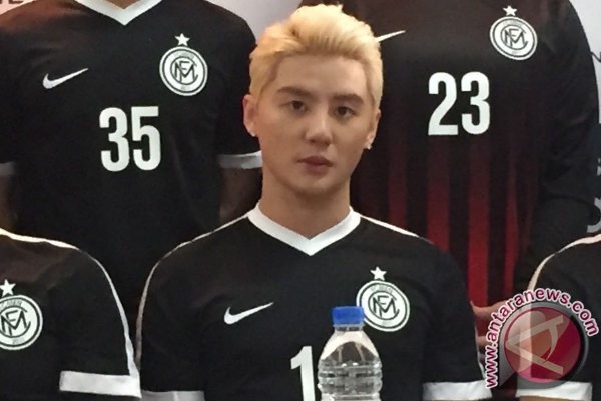 Xia JYJ sudah 6 tahun main sepak bola