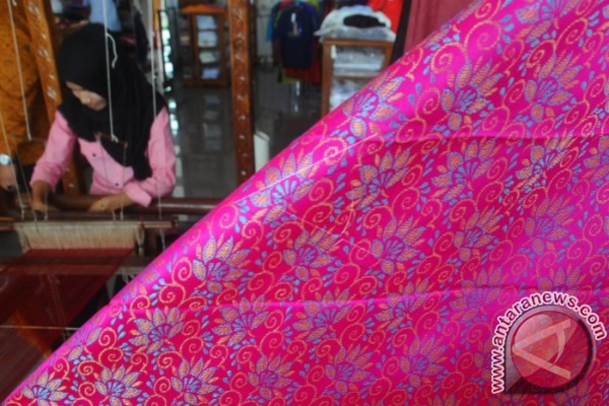 The Largest Indonesian Weaving Center To be Inagurated in May