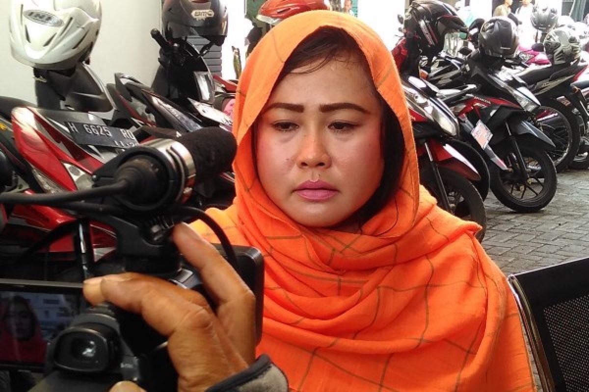 Istri Gembong Penyelundup Sabu-Sabu Minta Dibebaskan