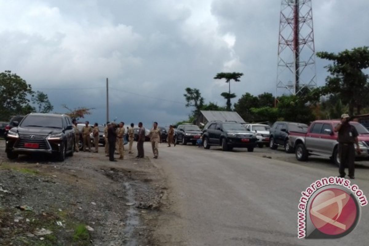 Gubernur Kaltim Tinjau Proyek Jalan Trans Kalimantan 