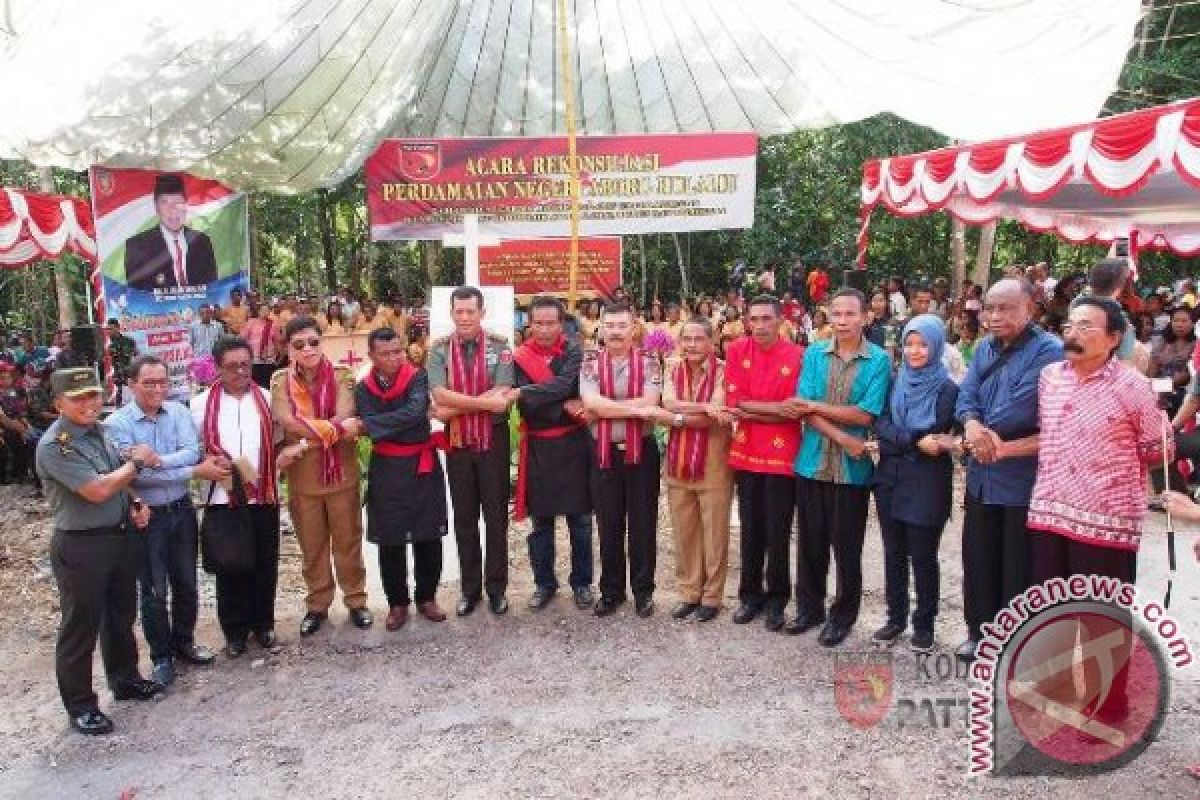 Pangdam Pattimura Hadiri Perdamaian Negeri Aboru-Hulaliu