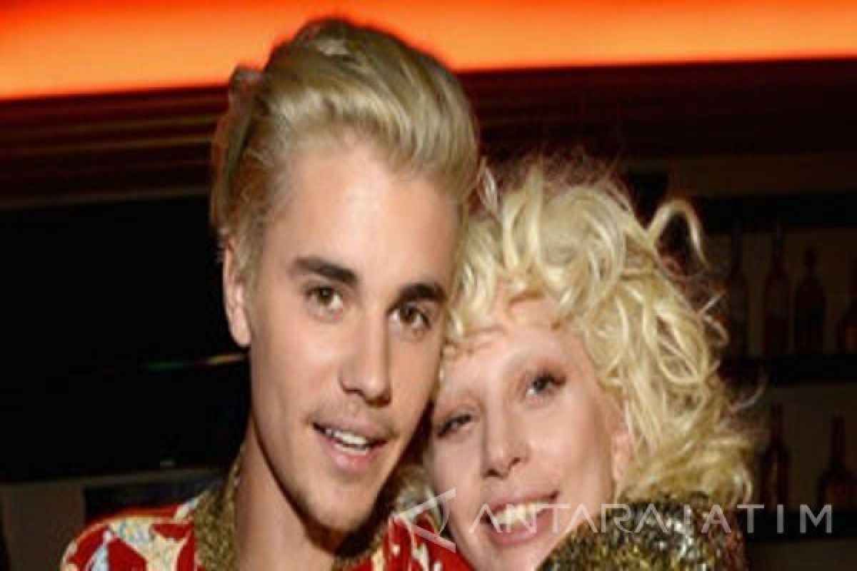 Bieber Kalahkan Gaga Borong MTV Europe Music Awards 2016