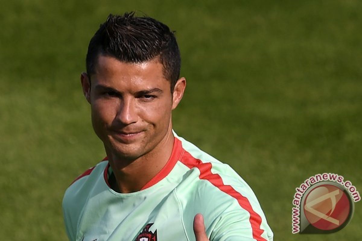 Wow! Cristiano Ronaldo Kantongi Kontrak Dengan Nike