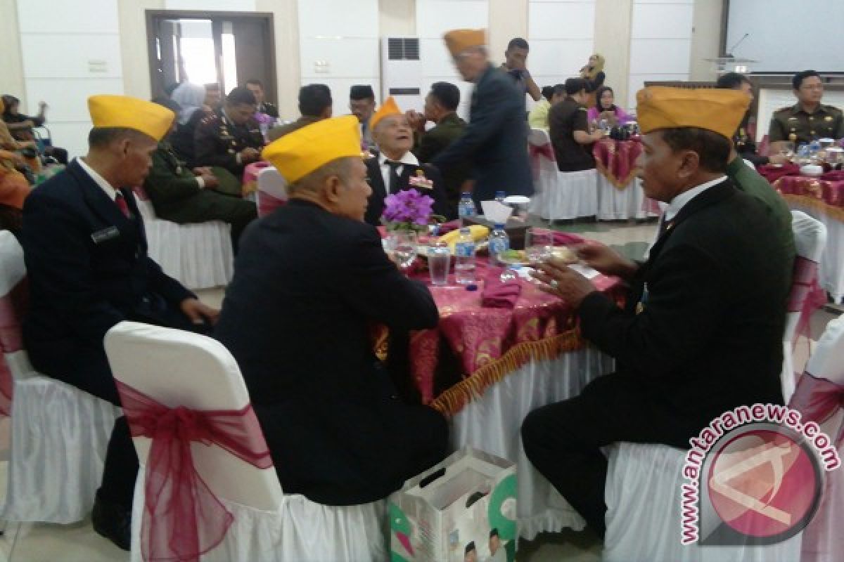 Pemkot Jambi adakan jamuan makan bersama veteran