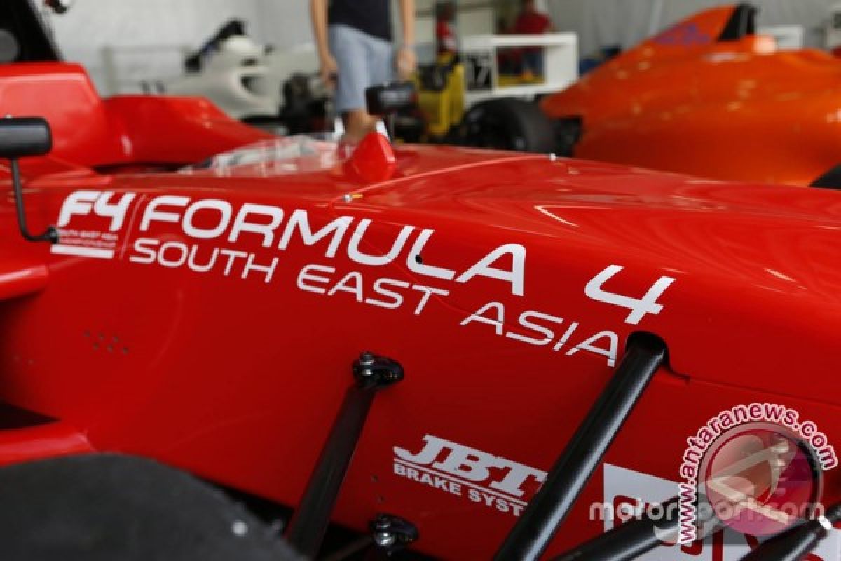 2 Pebalap Formula 4 Indonesia Siap Bersaing Di Sepang