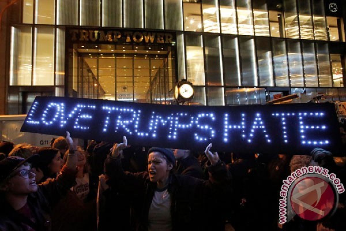 Unjuk Rasa Anti-Trump Malam Ketiga di Portland Diwarnai Tembakan