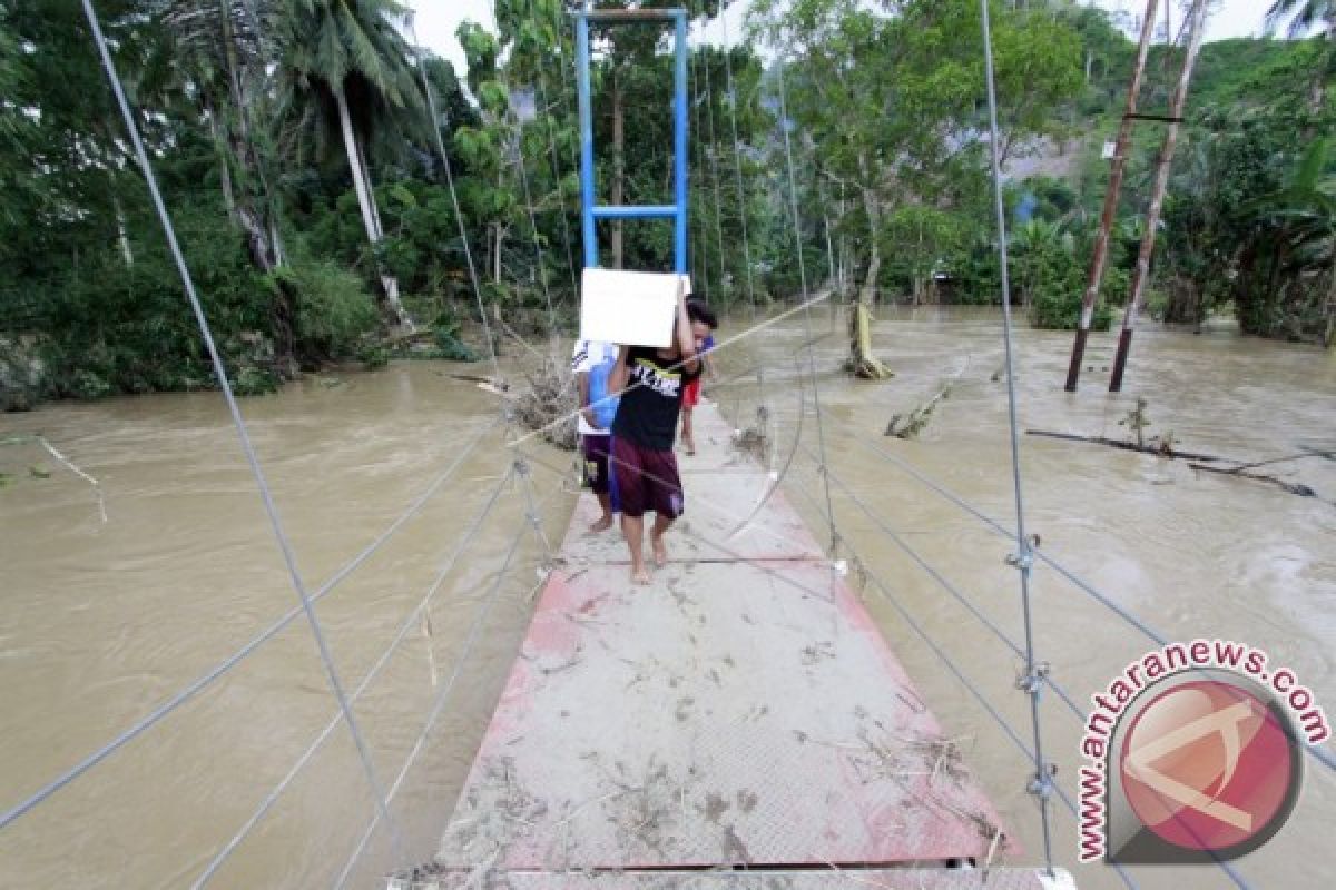 BPBD Evakuasi Warga Terdampak Banjir Bone Bolango