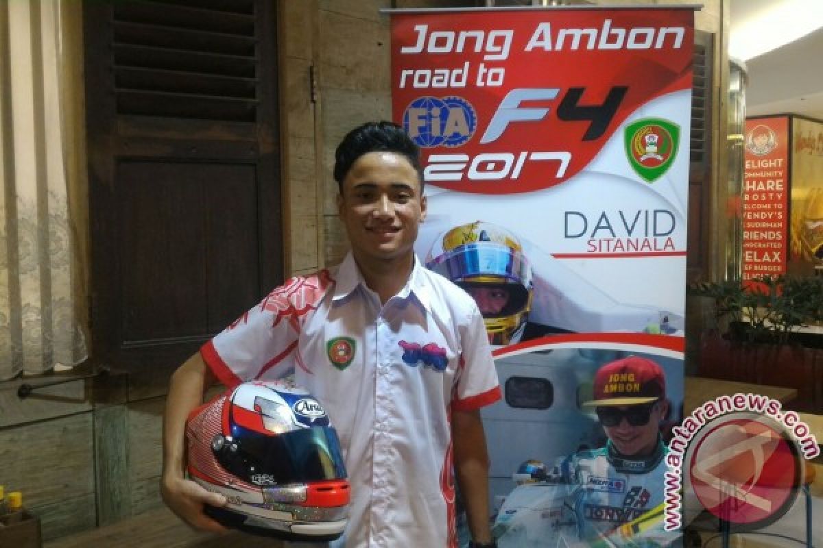 David Sitanala kejar podium di awal balapan Formula 4