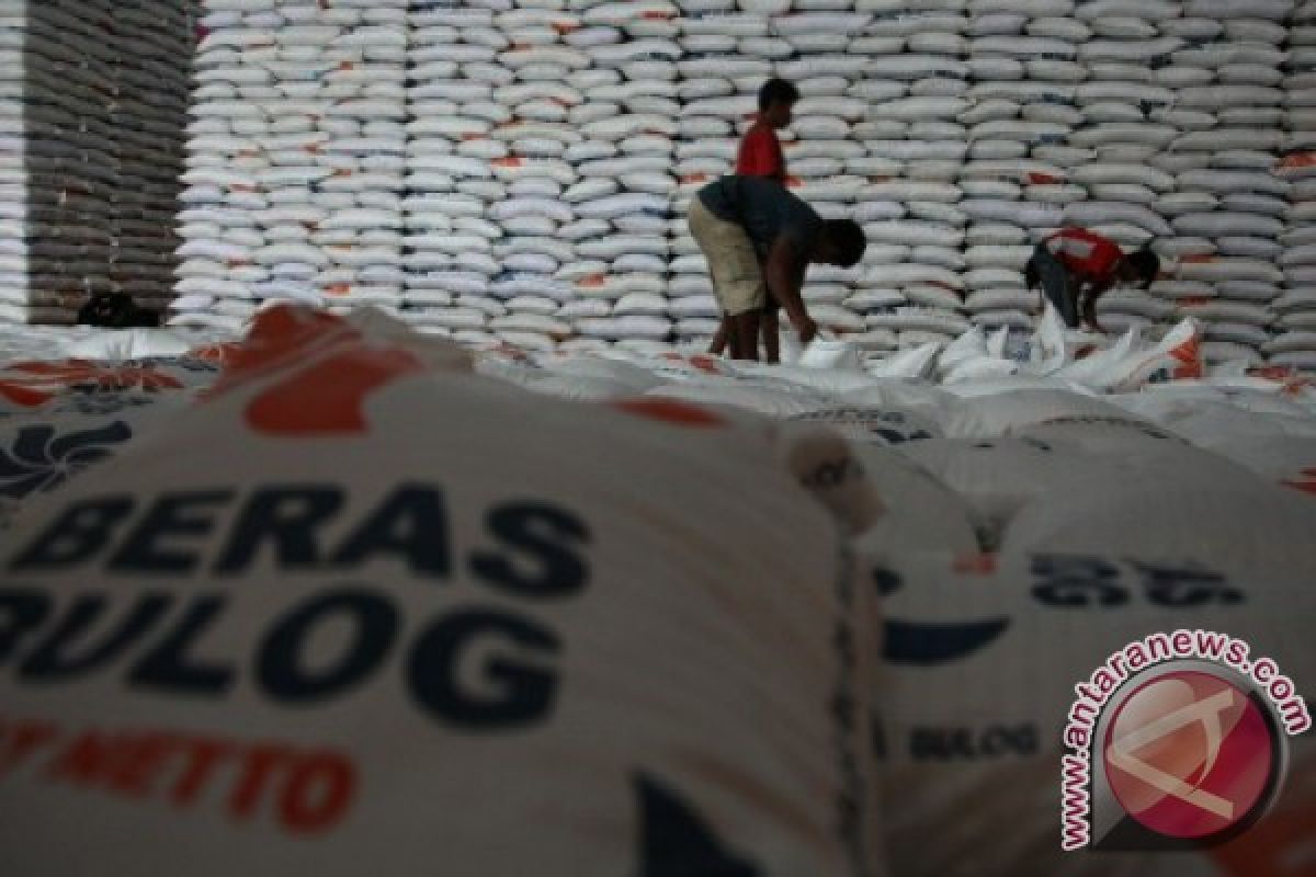 Bulog NTT tambah stok 13.000 ton beras