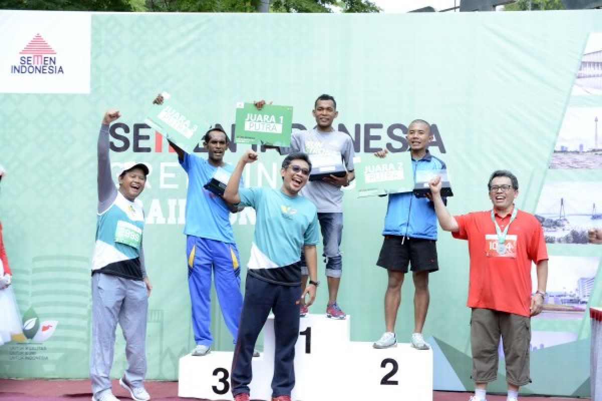 Kejuaraan Lari 10 KM Putra Semen Indonesia Green Industry Trail Run 2016.