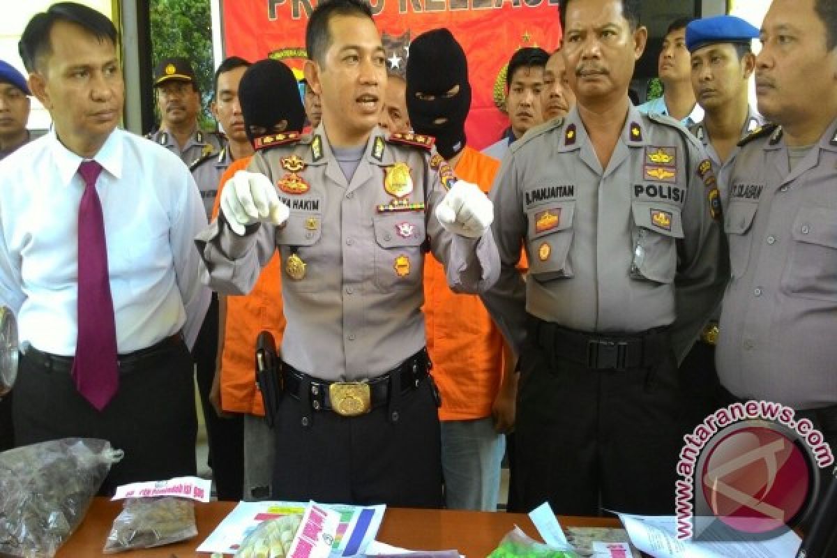 Polisi Langkat Ringkus Dua Pelaku Pengoplosan Elpiji